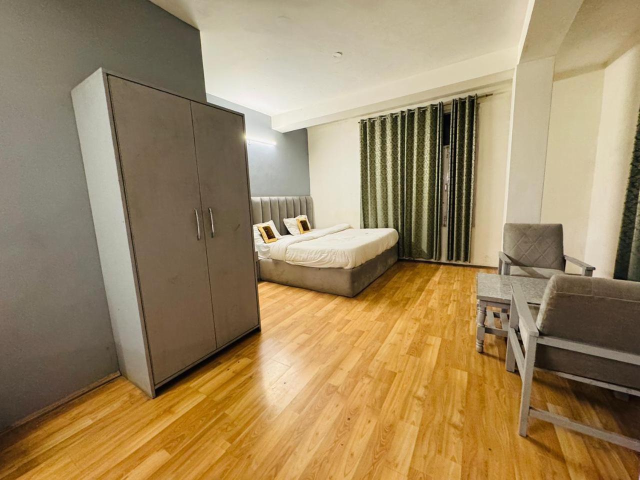 Hotel New # Link Way # Near Zing Bus Stand มะนาลี ภายนอก รูปภาพ