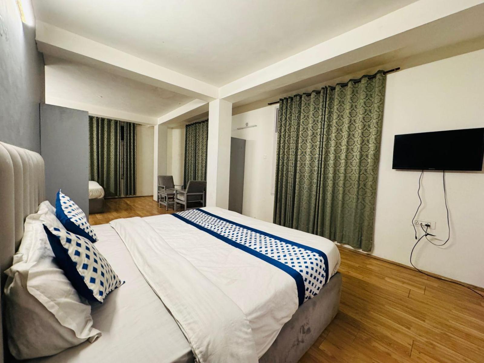 Hotel New # Link Way # Near Zing Bus Stand มะนาลี ภายนอก รูปภาพ